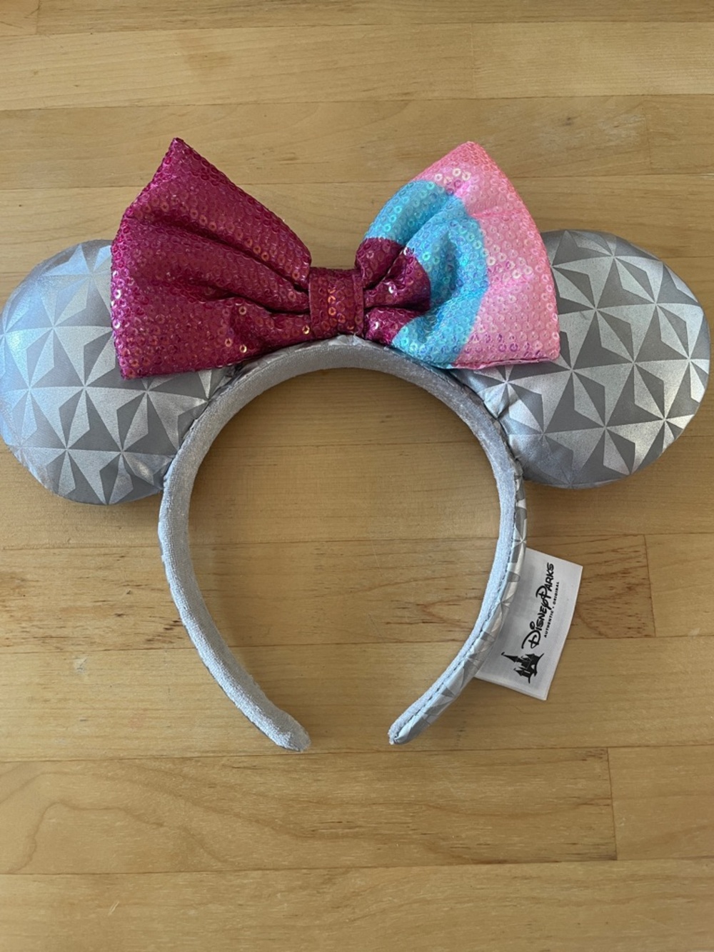 Disney Parks Epcot Spaceship
Earth Bubble Gum Wall
Minnie Mouse Ears Headband